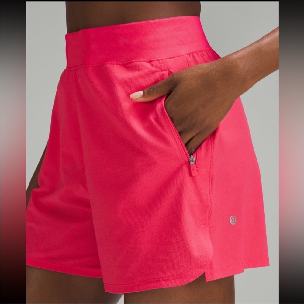 Lululemon license to train shorts lipgloss